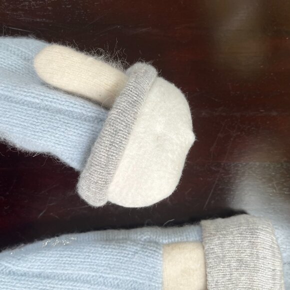 beautiful Women's Fleece lined mittens - OS - Picture 3 of 3